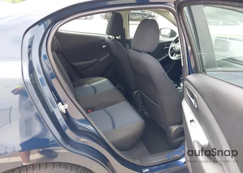 2017 Toyota Yaris Ia z USA, uszkodzony, nr VIN 3MYDLBYVXHY185715